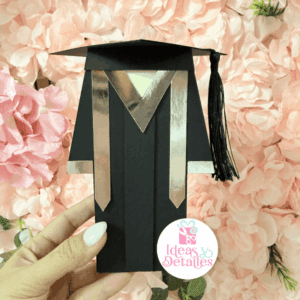 CAJA TOGA GRADUACIÓN - .STUDIO Y SVG